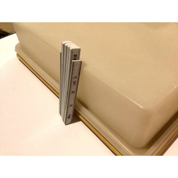 Vtg Tupperware Sheet Cake Takers, Set of 2 , 2 diff sizes-4 pcs-2 bottoms/2 lids - Picture 8 of 13